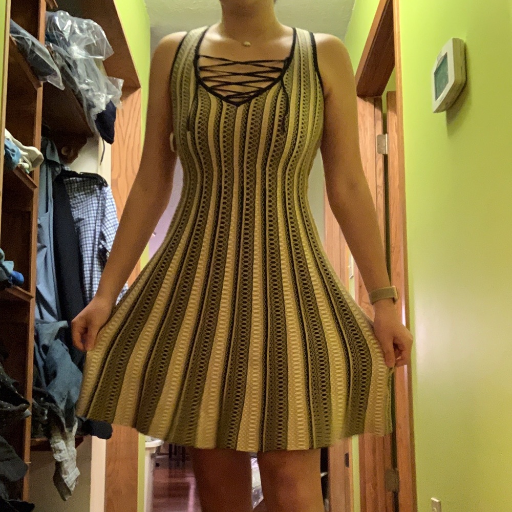 Crisscross vneck dress gold stripes